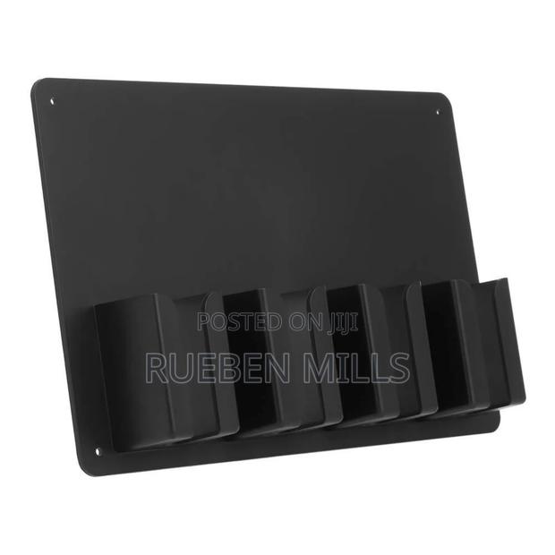 Plastic Frame for Holding Barbering Machine Hair Clipper · Photo 3