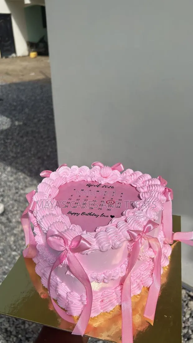 Vintage Heart Shape Cake · Photo 1