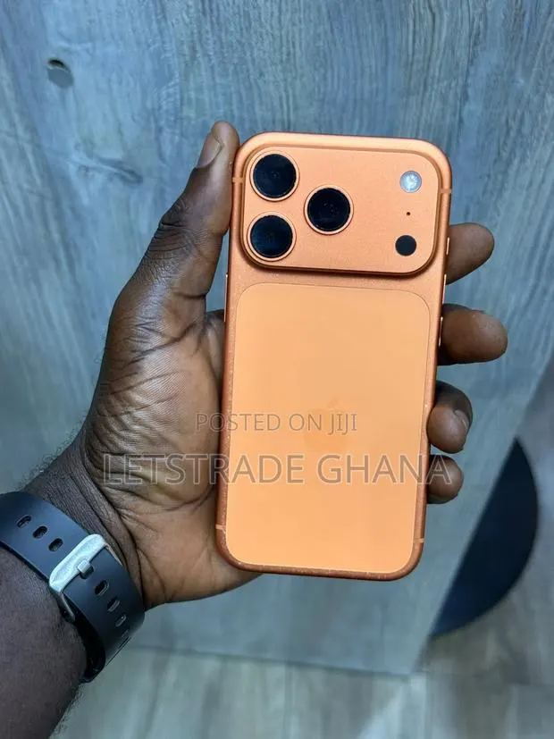 Apple iPhone 17 Pro 256 GB Orange · Photo 1
