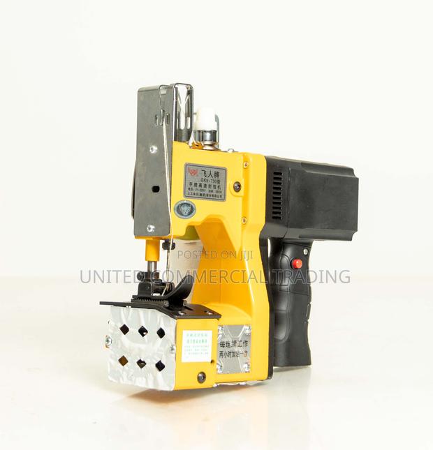 Sewing Machine · Photo 1