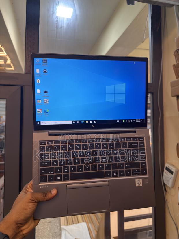 New Laptop HP ZBook Firefly 14 G7 8GB Intel Core I5 SSD 256GB · Photo 2