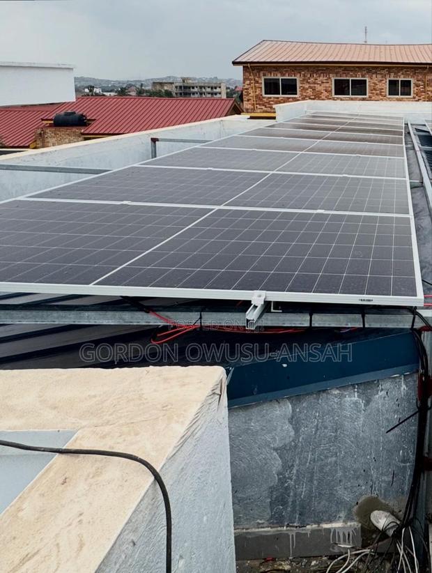580watt Bi-Facial Solar Panels · Photo 2