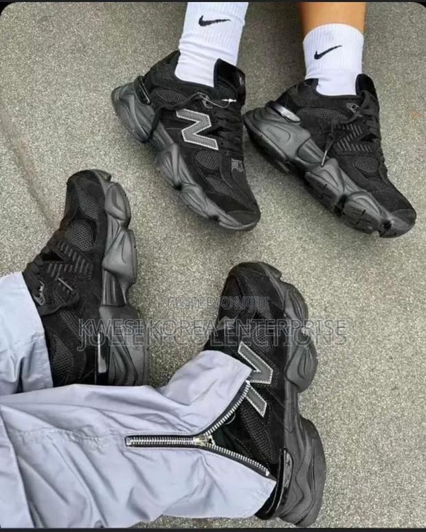 New Balance Sneakers · Photo 3