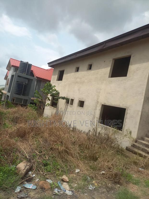 9bdrm Apartment in Takoradi for sale · Photo 2