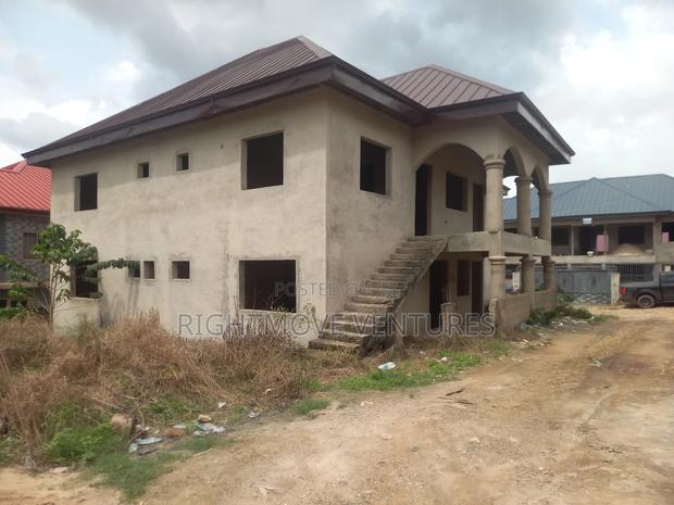 9bdrm Apartment in Takoradi for sale · Photo 5