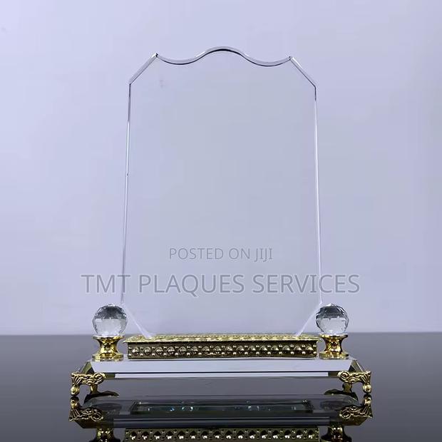 Golden Crystal Award Plaque for Your Events and Awards · Photo 3