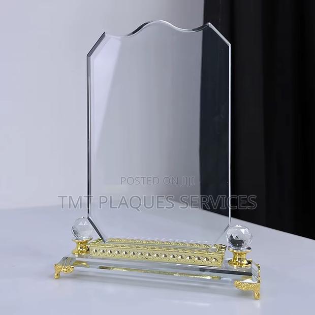 Golden Crystal Award Plaque for Your Events and Awards · Photo 5