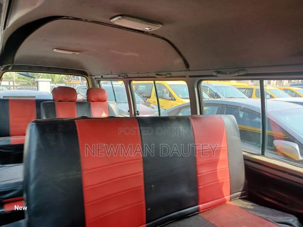 Hyundai H-100 2000 Yellow · Photo 4