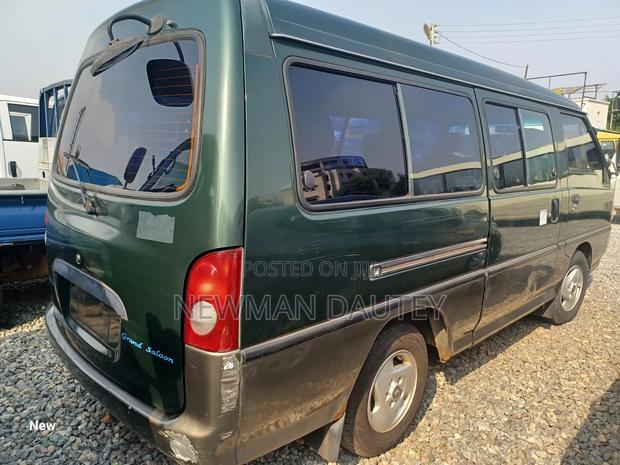 Hyundai H-100 2002 Green · Photo 4