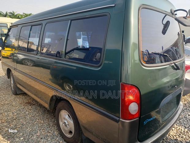 Hyundai H-100 2002 Green · Photo 5