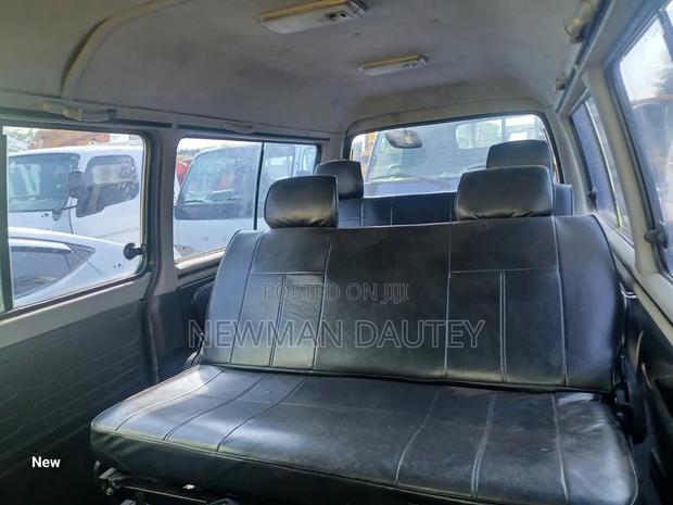 Hyundai H-100 2002 Green · Photo 6
