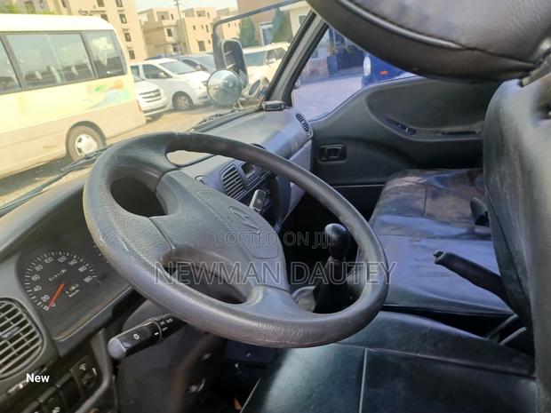 Hyundai H-100 2002 Green · Photo 7
