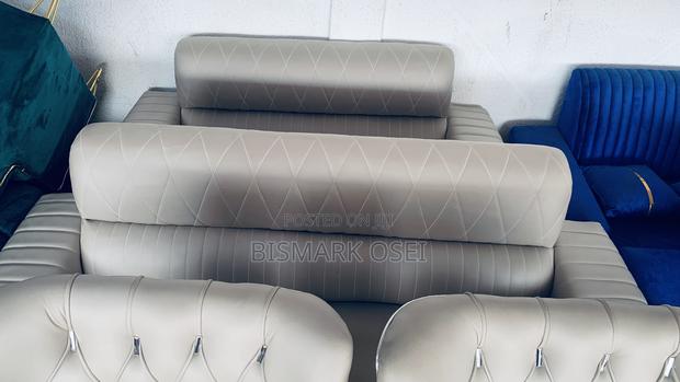 Comfortable Royal Sofa Set · Photo 2
