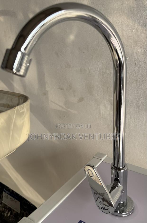 Single Sink Tap · Photo 2