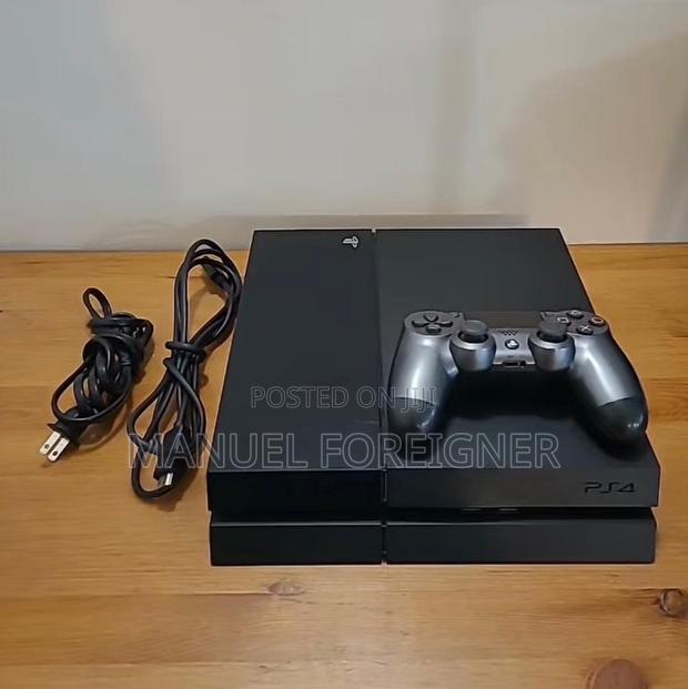 Ps4 Standard With Games Controller · Photo 1