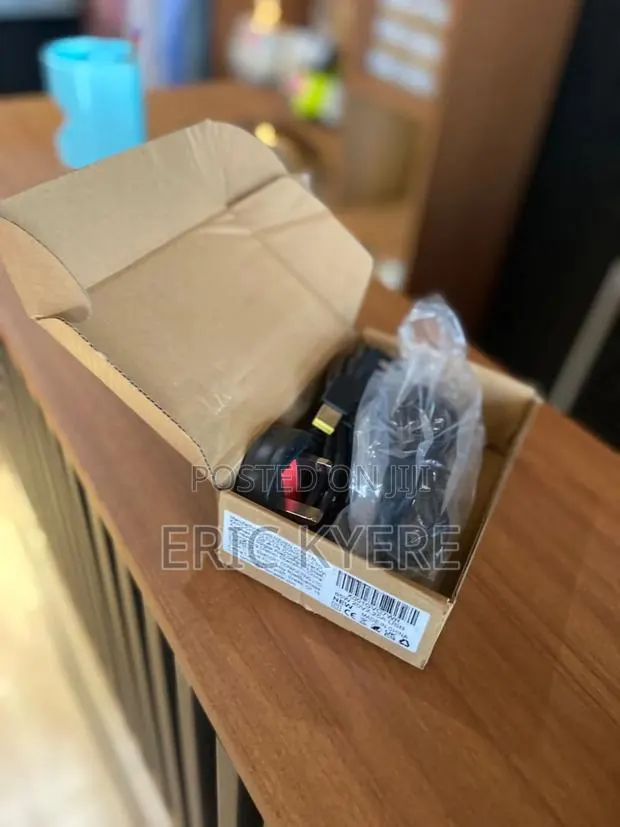 Lenovo 65w Laptop Charger - Square/Slim Tip (Brand New) · Photo 1