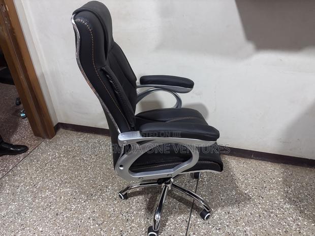 Executive Office Chair · Photo 1