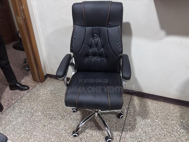 Executive Office Chair · Photo 2