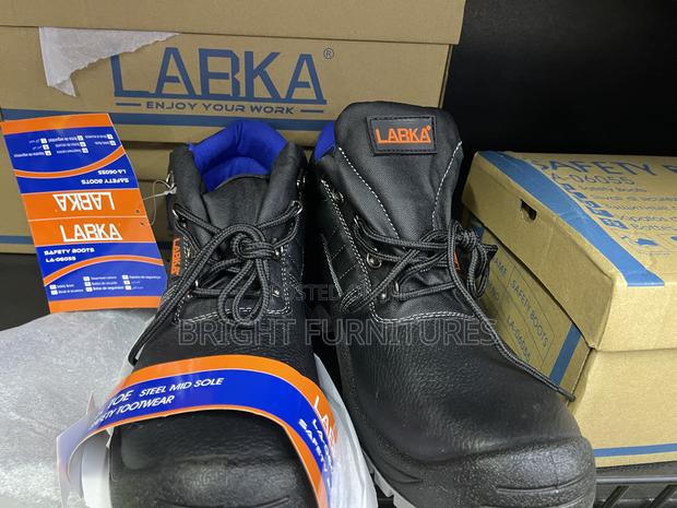 High Quality Safety Boots 🥾 · Photo 2