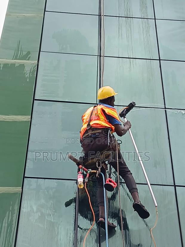 Highrise Facade Cleaners · Photo 5