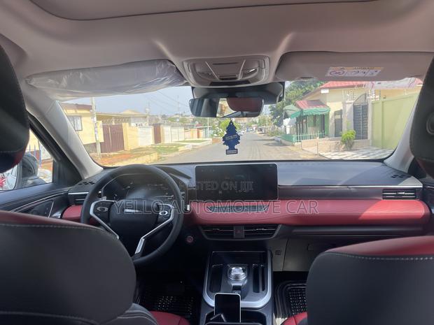 Rent Haval Jolion Pro Red · Photo 5