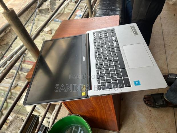 New Laptop Acer Chromebook 14 4GB Intel SSD 60GB · Photo 3