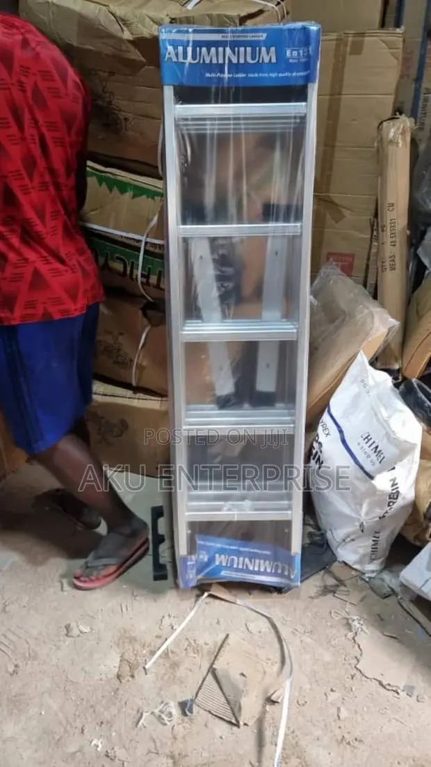 4 by 5 Aluminium Ladder · Photo 1
