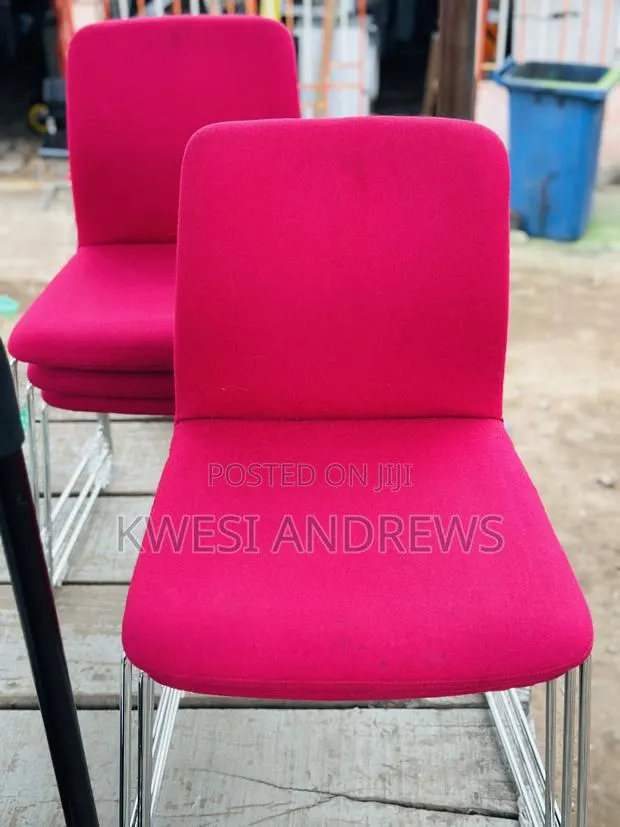 Material Chairs · Photo 1