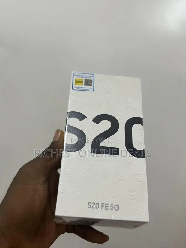 New Samsung Galaxy S20 FE 5G 128 GB Black · Photo 1