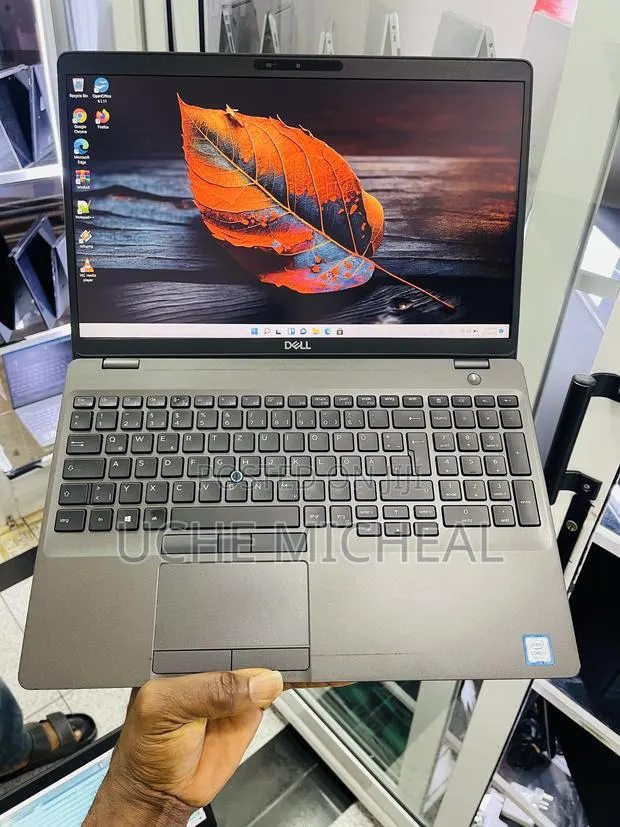 Laptop Dell Latitude 5500 16GB Intel Core i7 SSD 256GB · Photo 1