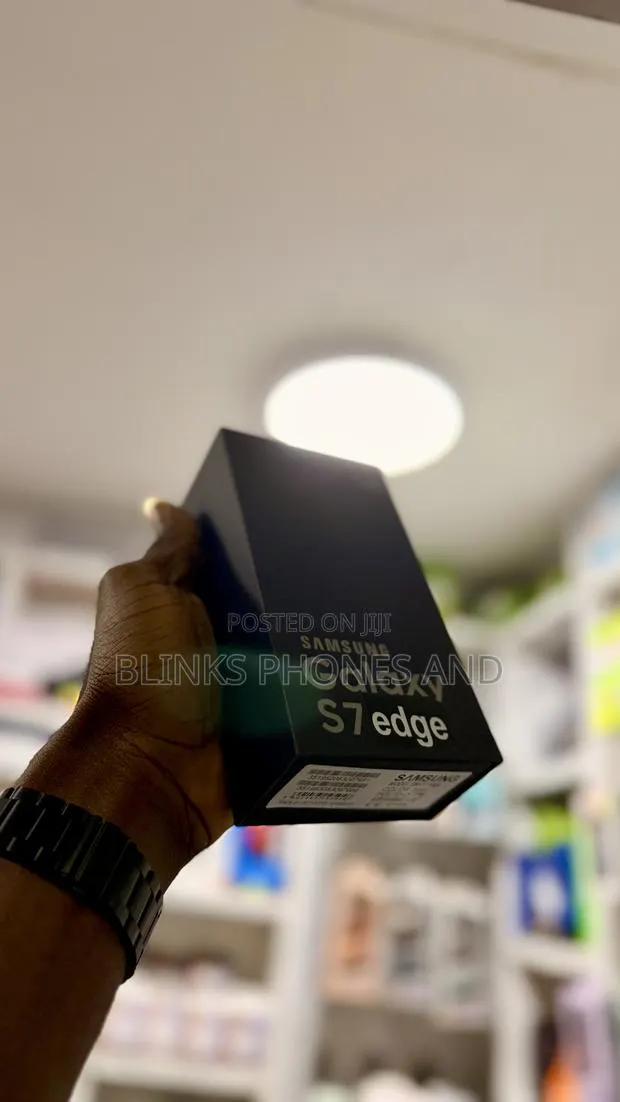 New Samsung Galaxy S7 edge 32 GB Blue · Photo 1