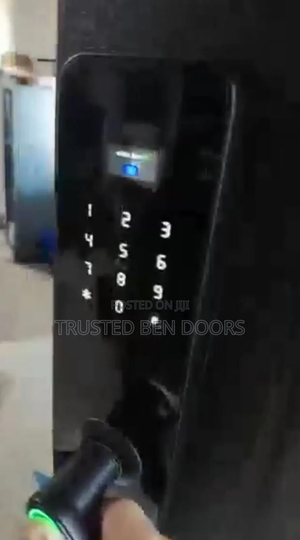 Classic G&B Smart Biometric Door Lock For All Doors · Photo 1
