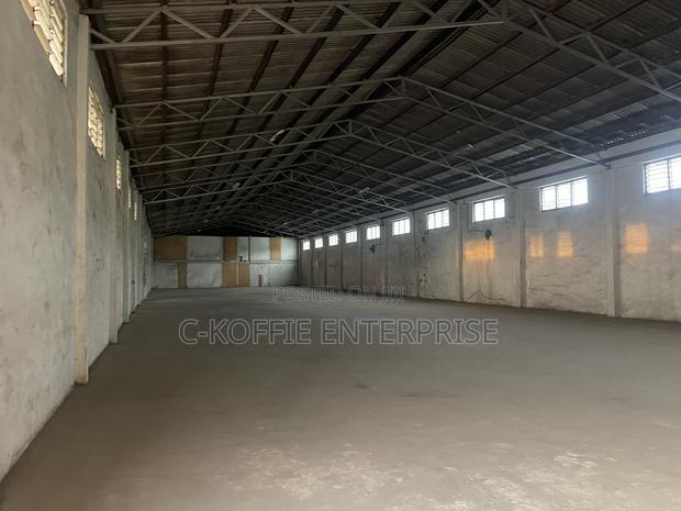 980 SQM Warehouse at North Kaneshie Industrial Area for Rent · Photo 3
