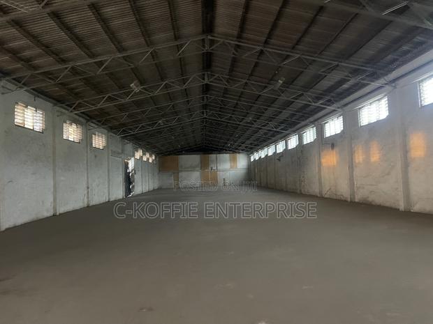 980 SQM Warehouse at North Kaneshie Industrial Area for Rent · Photo 5