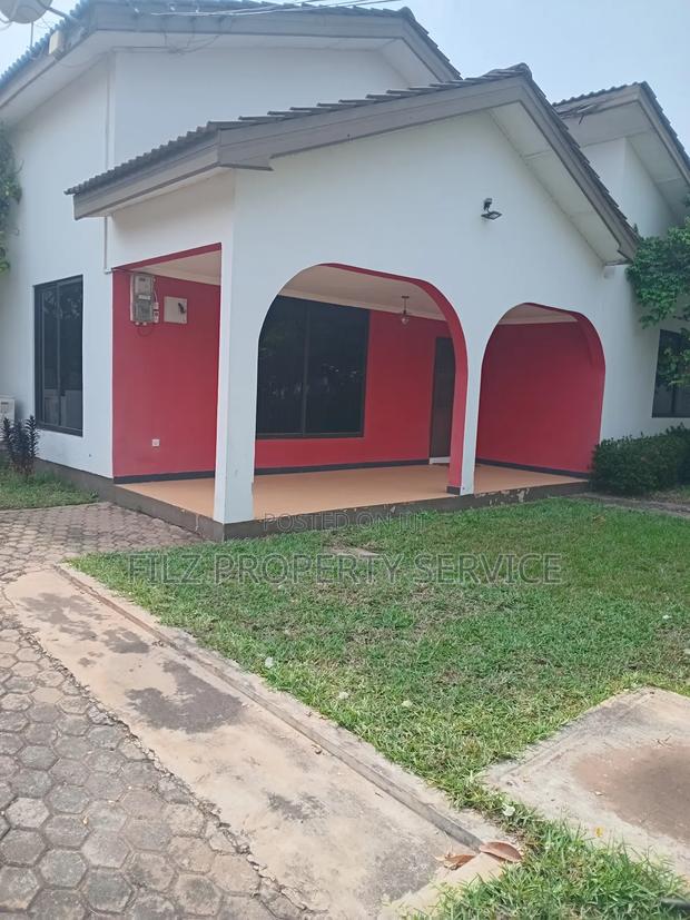 4bdrm House in Emefs Estate Afieya, Tema Metropolitan for rent · Photo 2