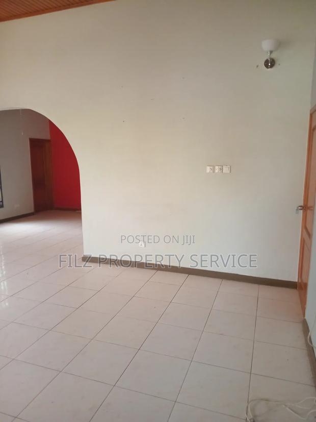 4bdrm House in Emefs Estate Afieya, Tema Metropolitan for rent · Photo 5