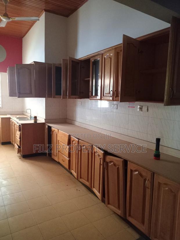 4bdrm House in Emefs Estate Afieya, Tema Metropolitan for rent · Photo 7