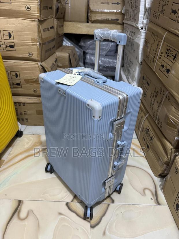 Quality Jony Medium Size 24 Inches Aluminum Edge Zipless Suitcase · Photo 2