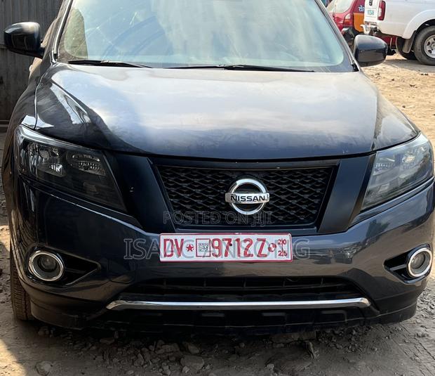 Nissan Pathfinder 2016 Gray · Photo 8