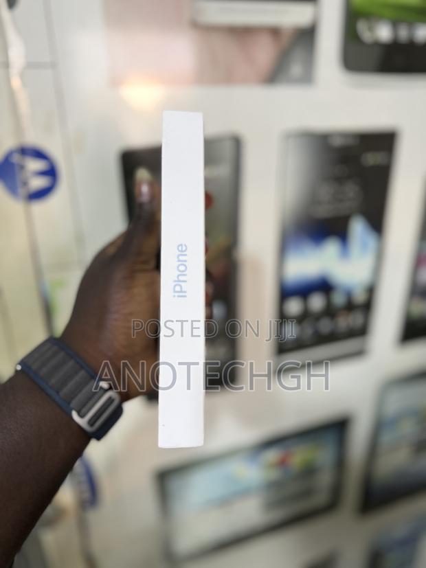 New Apple iPhone Air 256 GB Blue · Photo 3