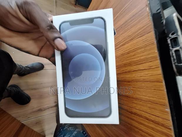 New Apple iPhone 12 128 GB Black · Photo 1