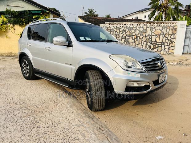 SsangYong Rexton 2016 Silver · Photo 1