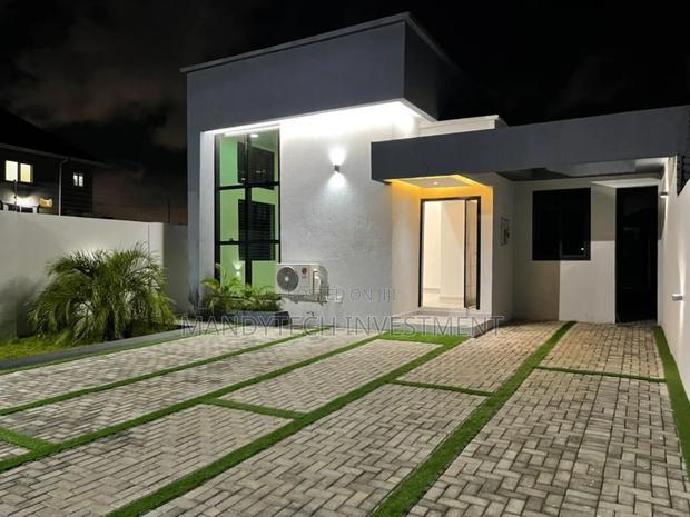 3bdrm Duplex in School Junction for sale · Photo 1