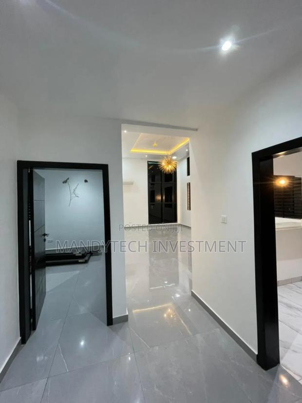 3bdrm Duplex in School Junction for sale · Photo 3