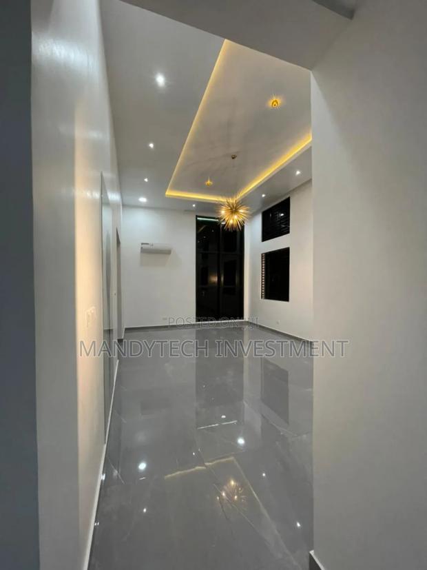 3bdrm Duplex in School Junction for sale · Photo 6