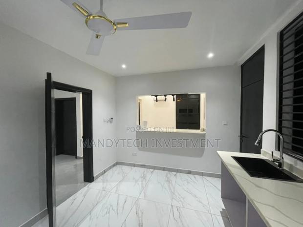 3bdrm Duplex in School Junction for sale · Photo 7