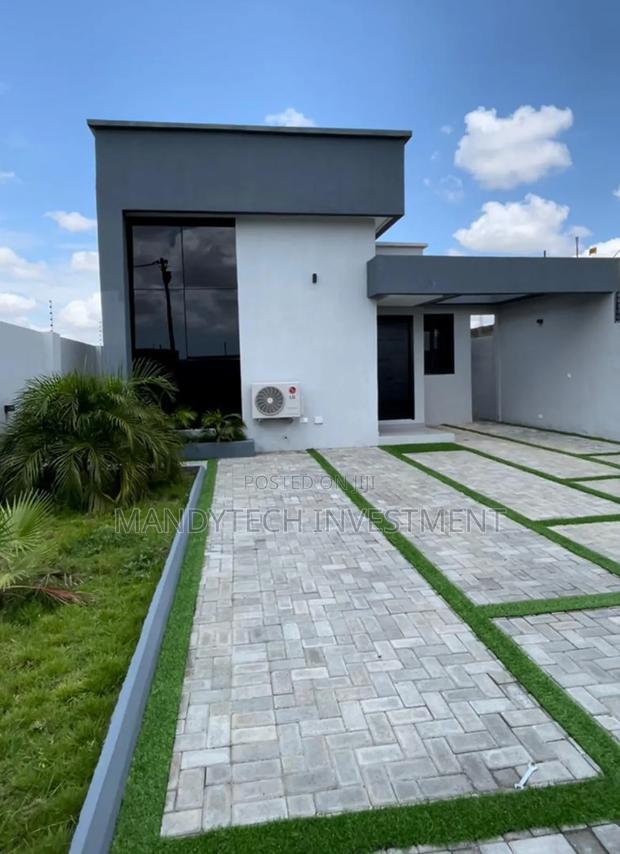 3bdrm Duplex in School Junction for sale · Photo 8