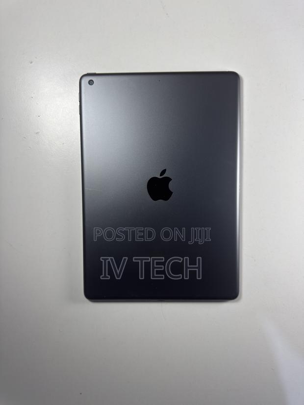 Apple iPad 10.2 (2020) 32 GB · Photo 2