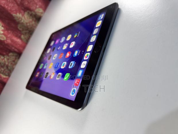 Apple iPad 10.2 (2020) 32 GB · Photo 7