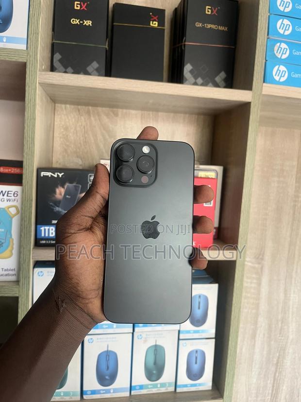 New Apple iPhone 16 Pro Max 256 GB Black · Photo 3